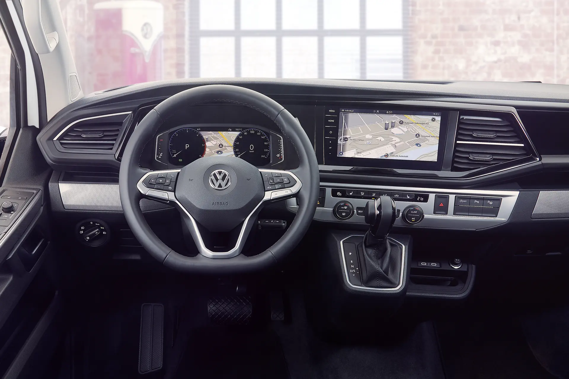 Vernieuwde Volkswagen Multivan met knipoog naar Bulli
