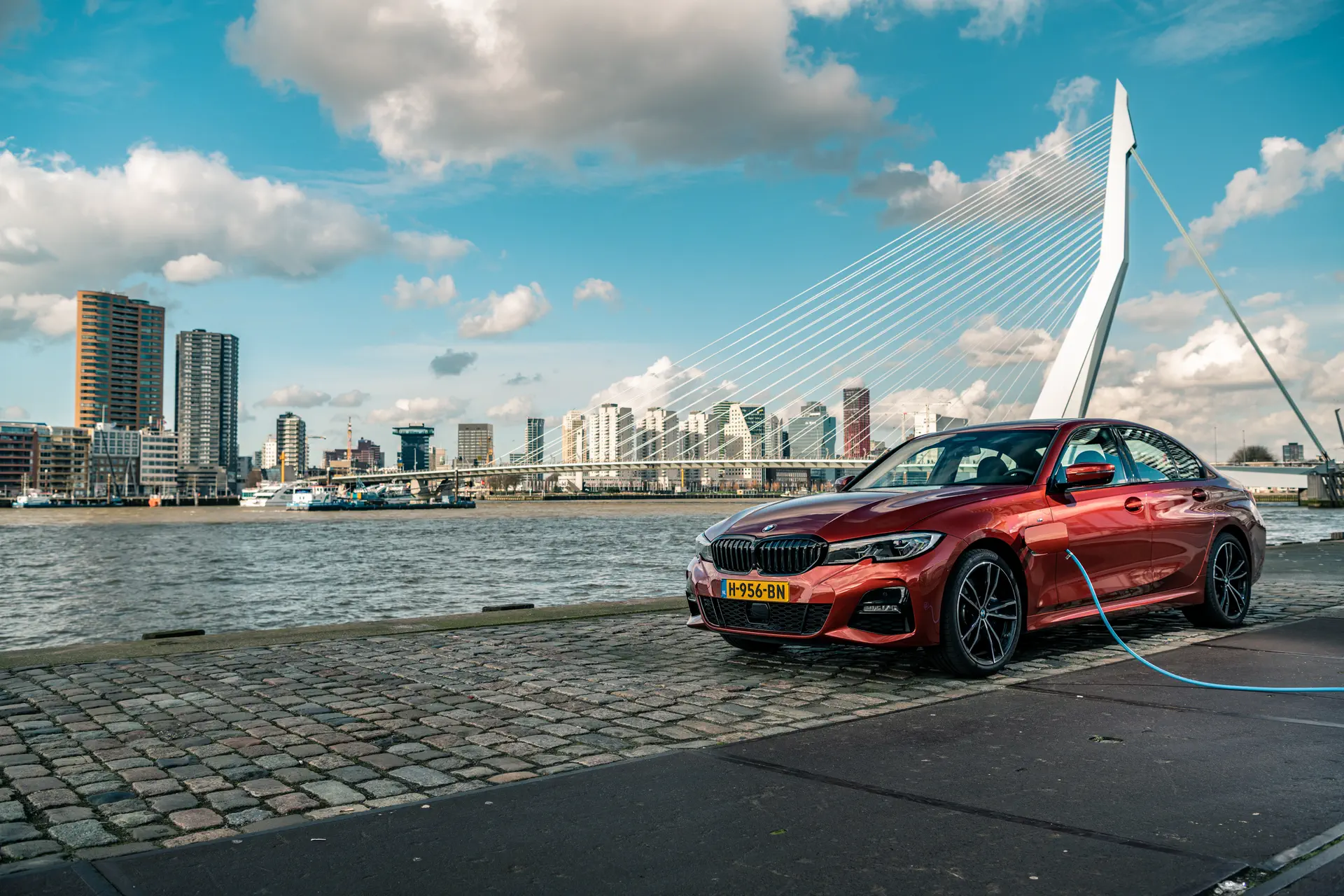 BMW plug-in hybrides rijden automatisch elektrisch in binnenstad