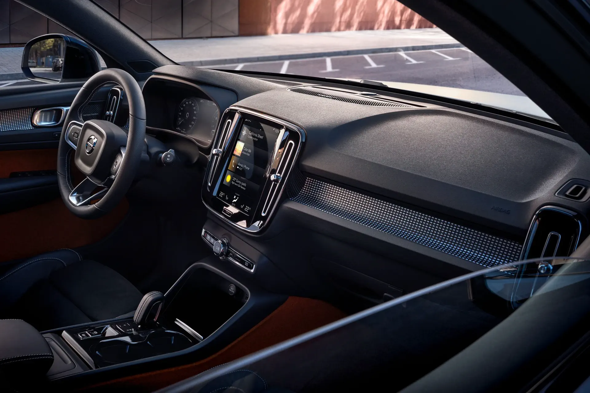 Volvo XC40 met nieuwe instapmotor en mild hybridetechniek, diesels eruit
