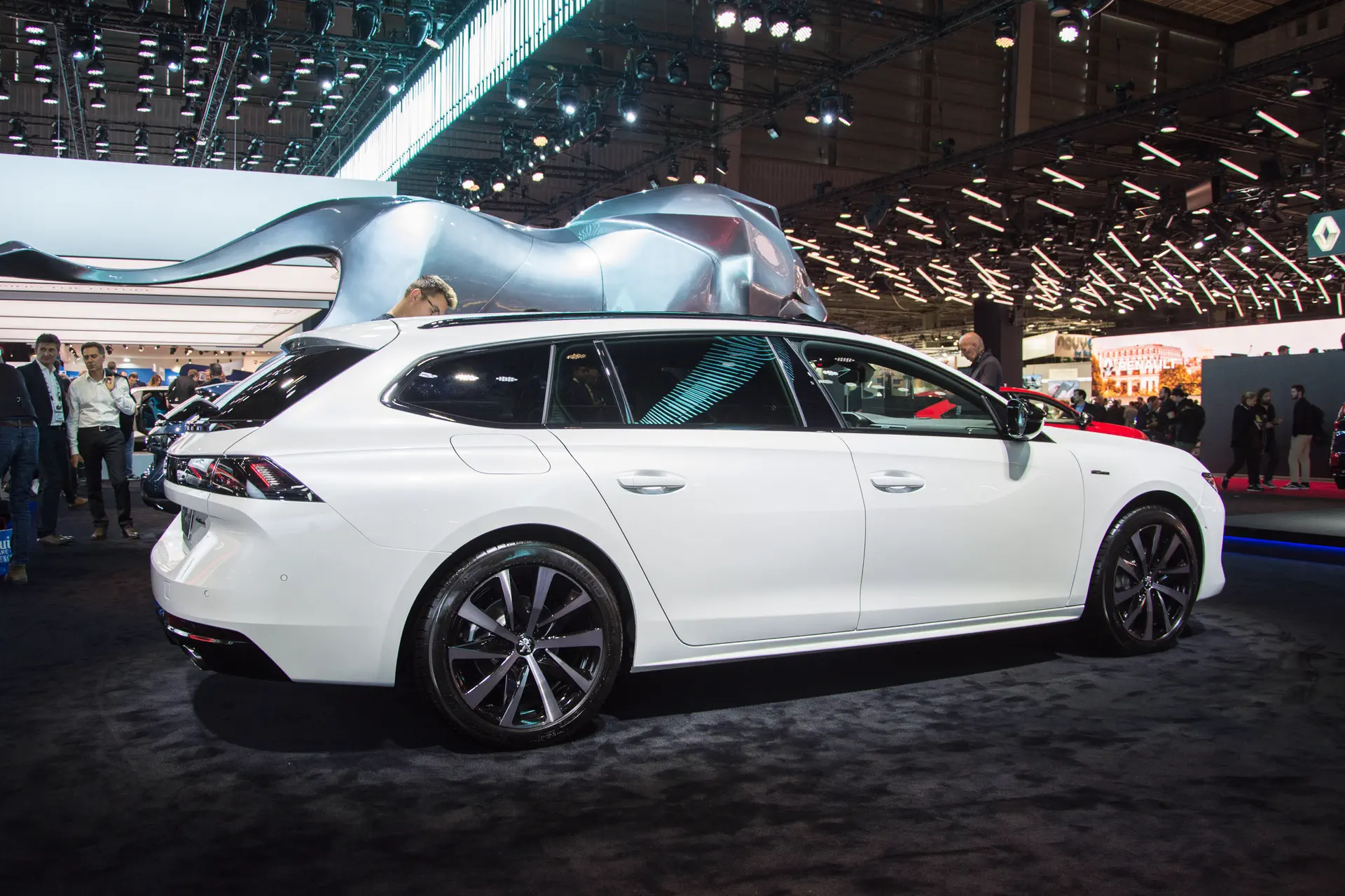 Peugeot 508 wordt nóg interessanter in Parijs