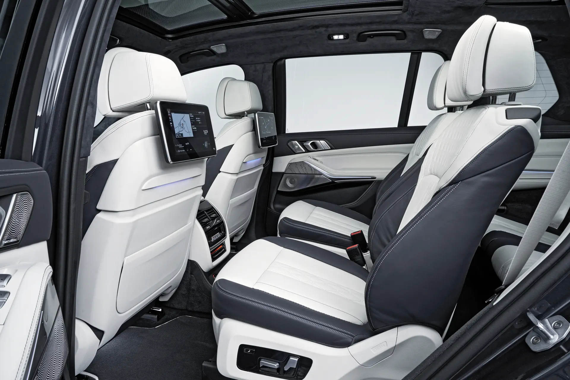 De BMW X7 is te bestellen