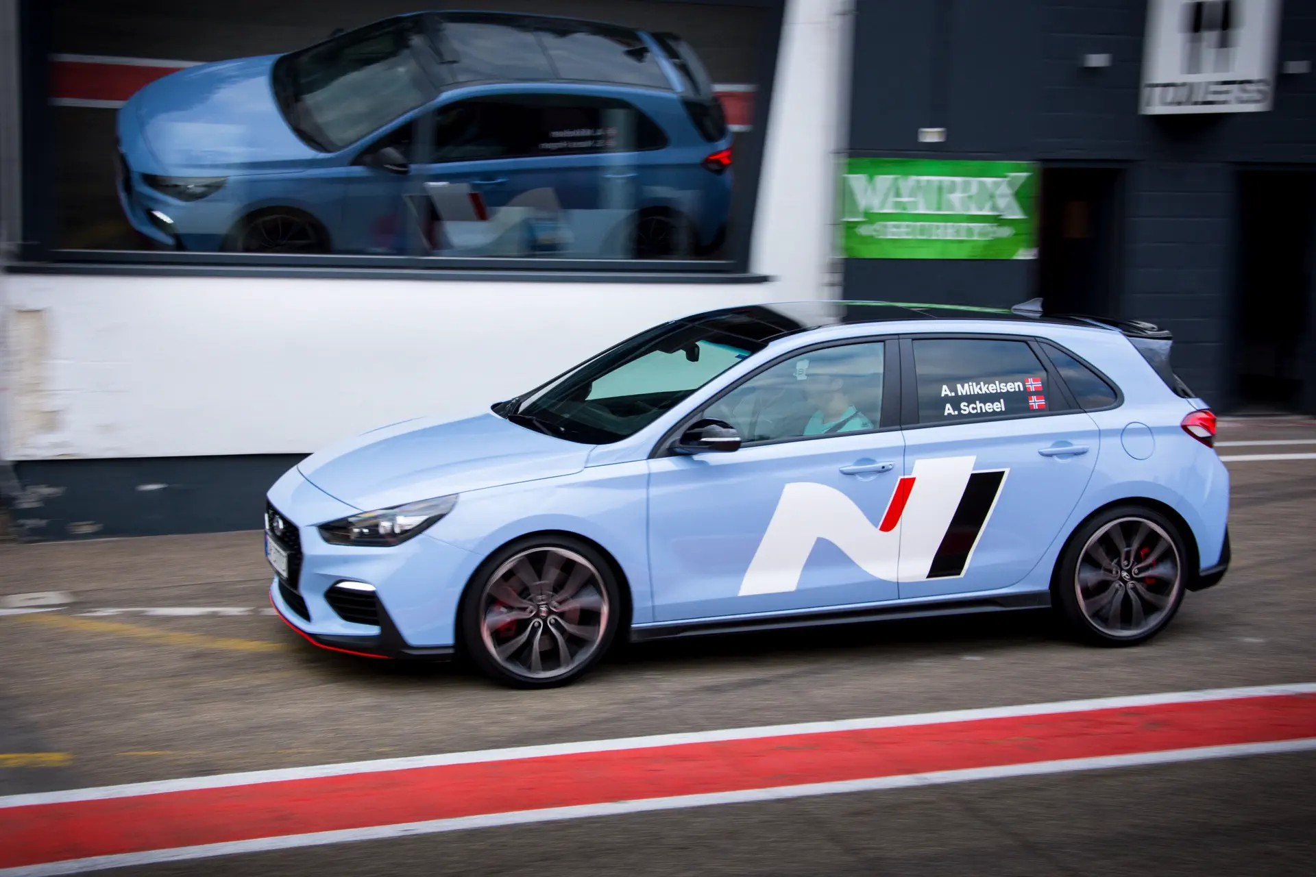 Met de Hyundai i30 N het circuit op