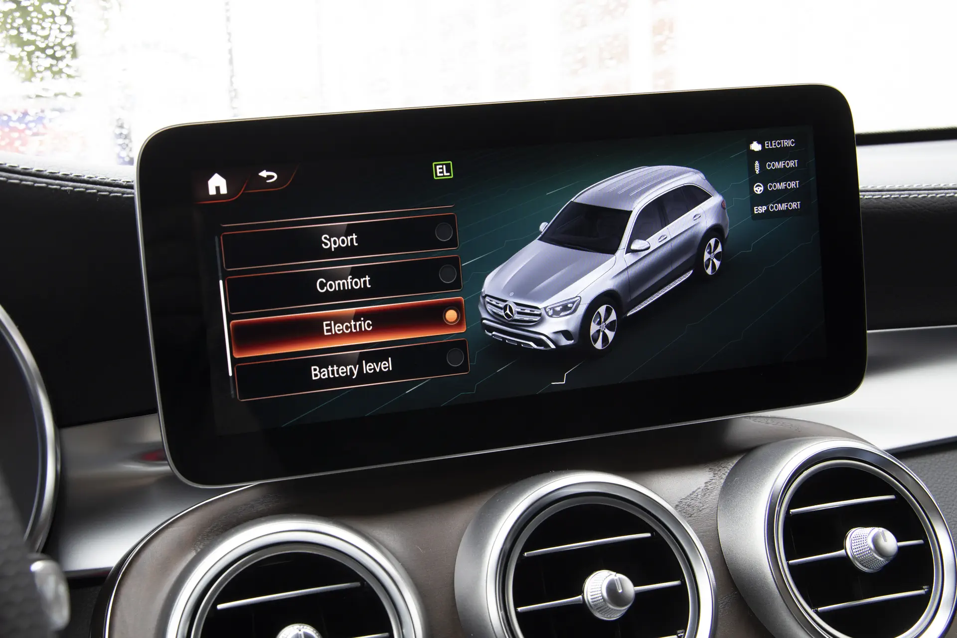 Mercedes-Benz stelt hybride GLC 300 e 4Matic voor