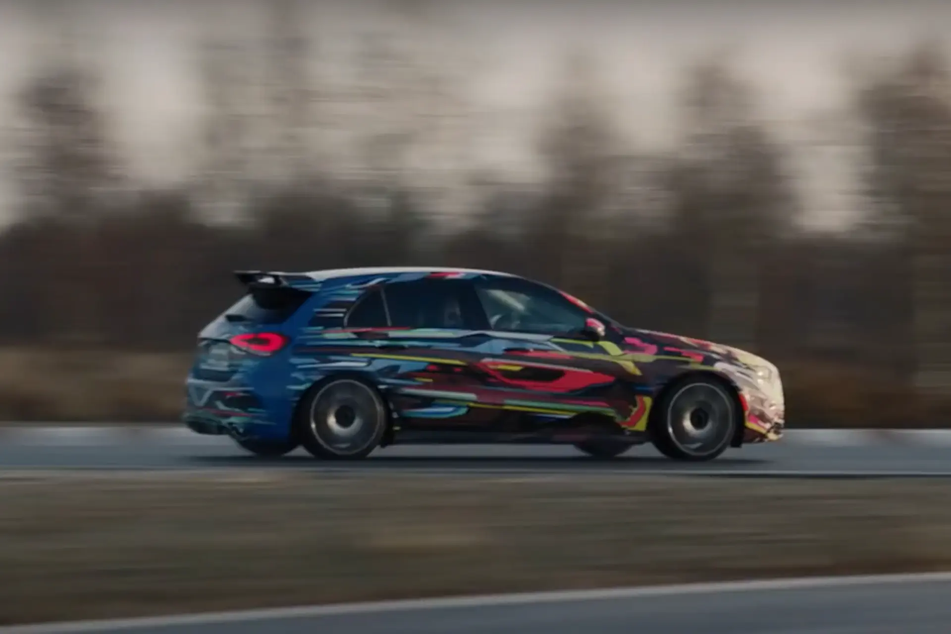 Krachtige Mercedes-AMG A 45 stapje dichterbij