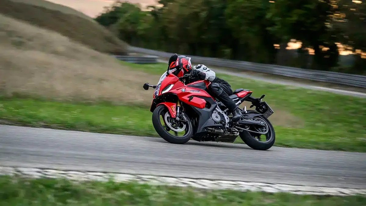 BMW lanceert F 450 RR supersportmotor met 48 pk