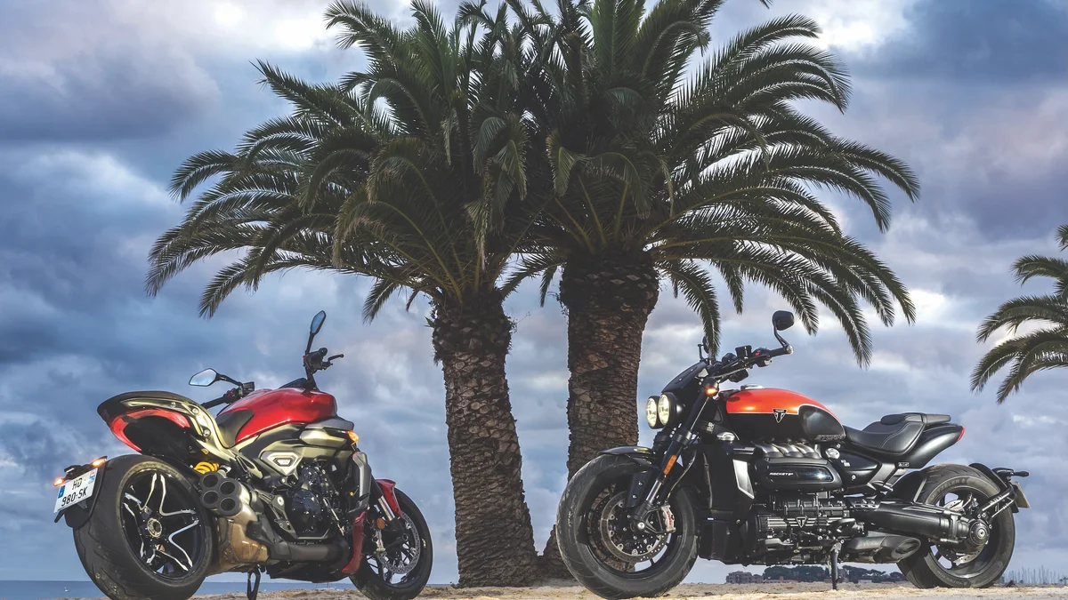 Vergelijking: Ducati XDiavel V4 en Triumph Rocket 3 Storm R