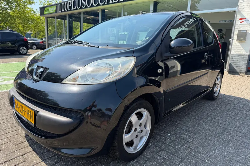 Peugeot 107 (2008)