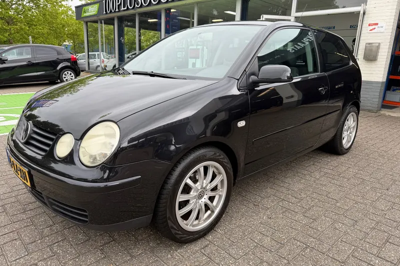 Volkswagen Polo (2003)