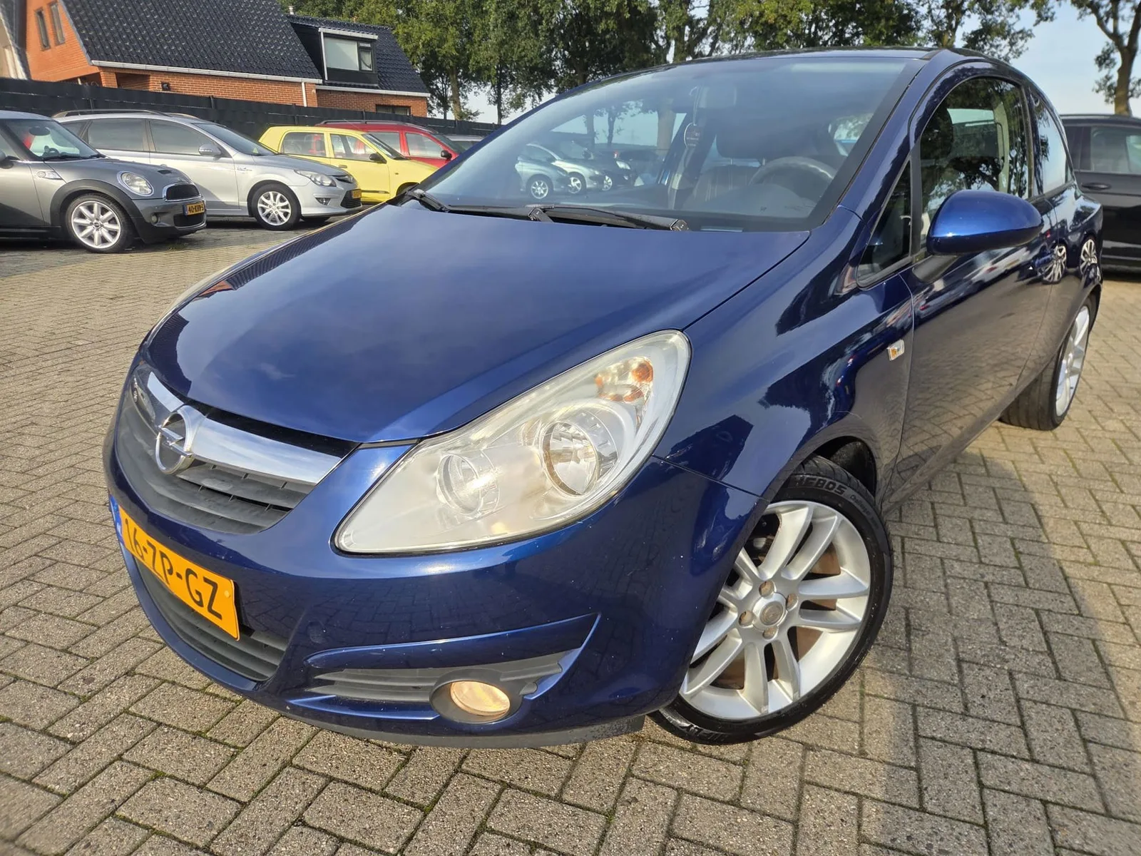 Opel Corsa (2008) — foto 1