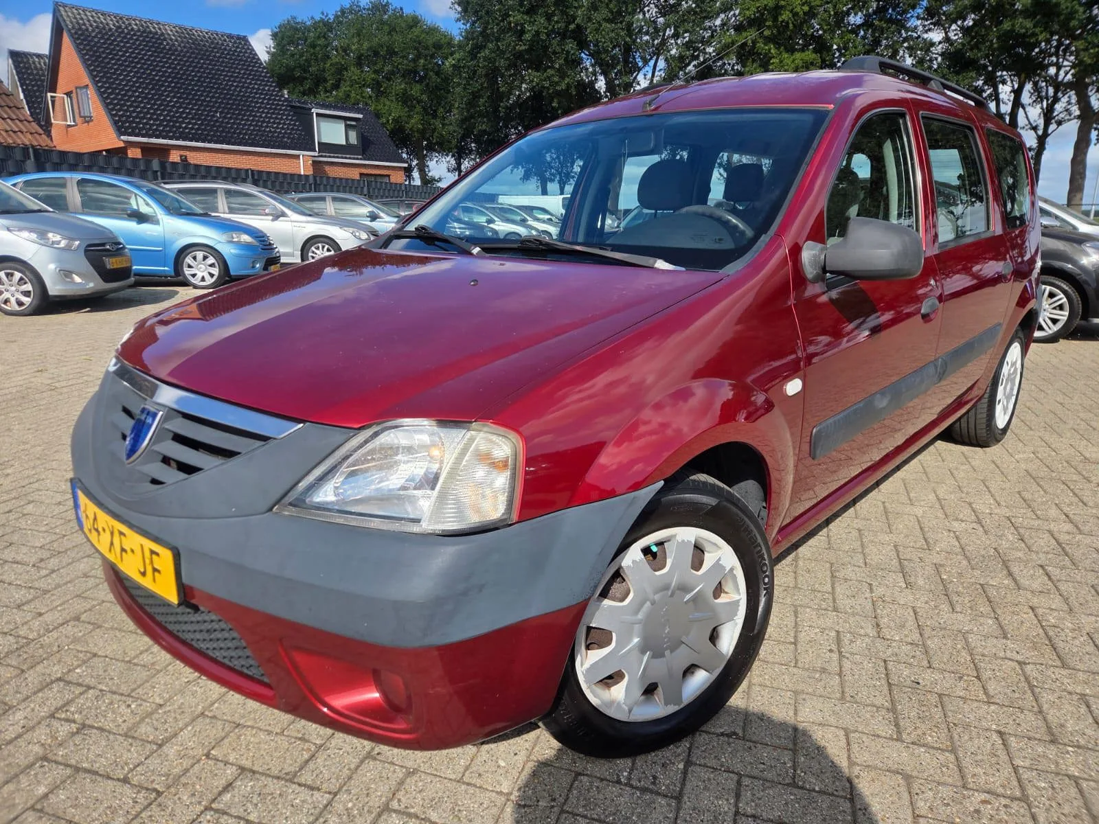 Dacia Logan MCV (2007) — foto 1