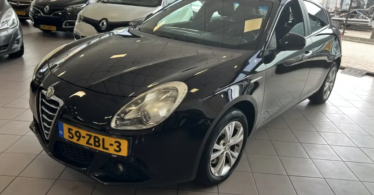 Alfa Romeo Giulietta (2012) — foto 1