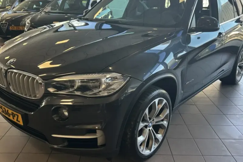 BMW X5 (2022)