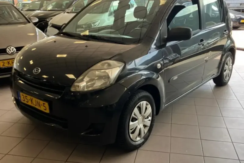 Daihatsu Sirion (2010)