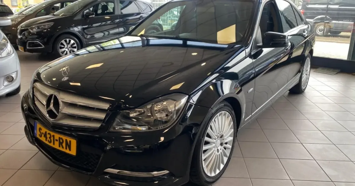 Mercedes-Benz C-Klasse (2023) — foto 1