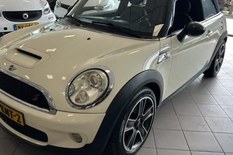 MINI 3-Deurs (2010)
