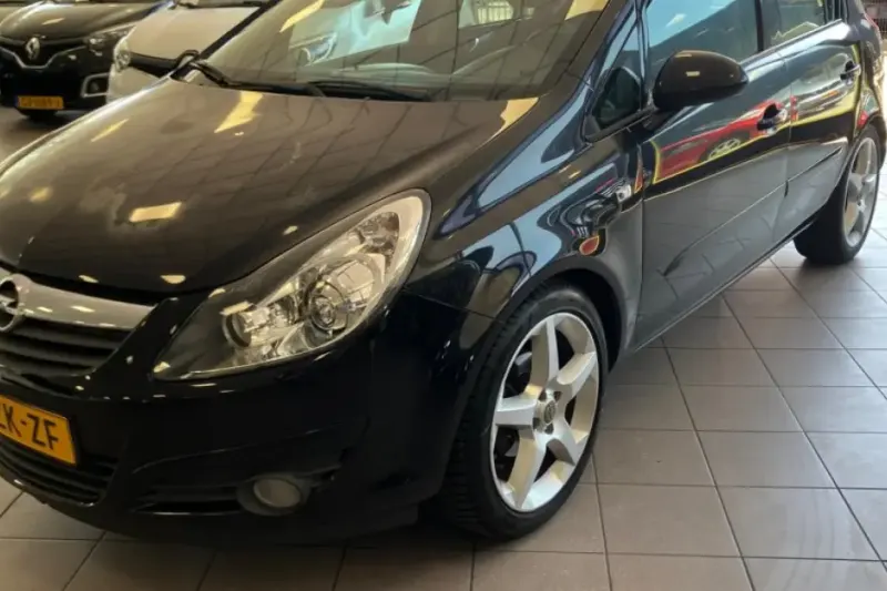 Opel Corsa (2008)