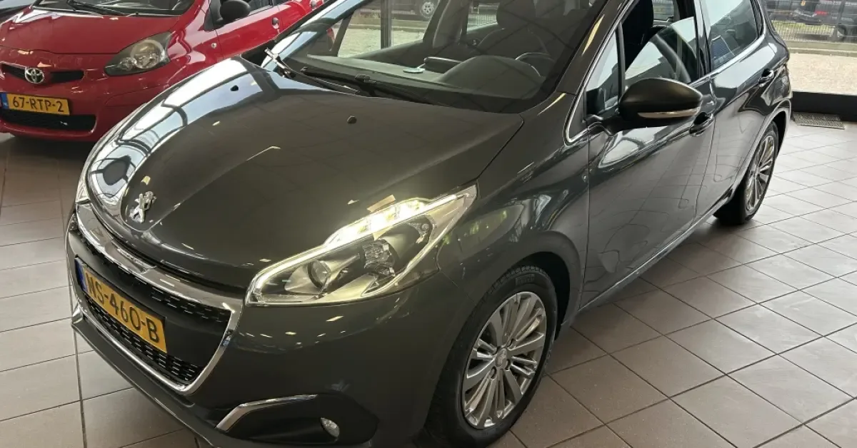 Peugeot 208 (2017) — foto 1