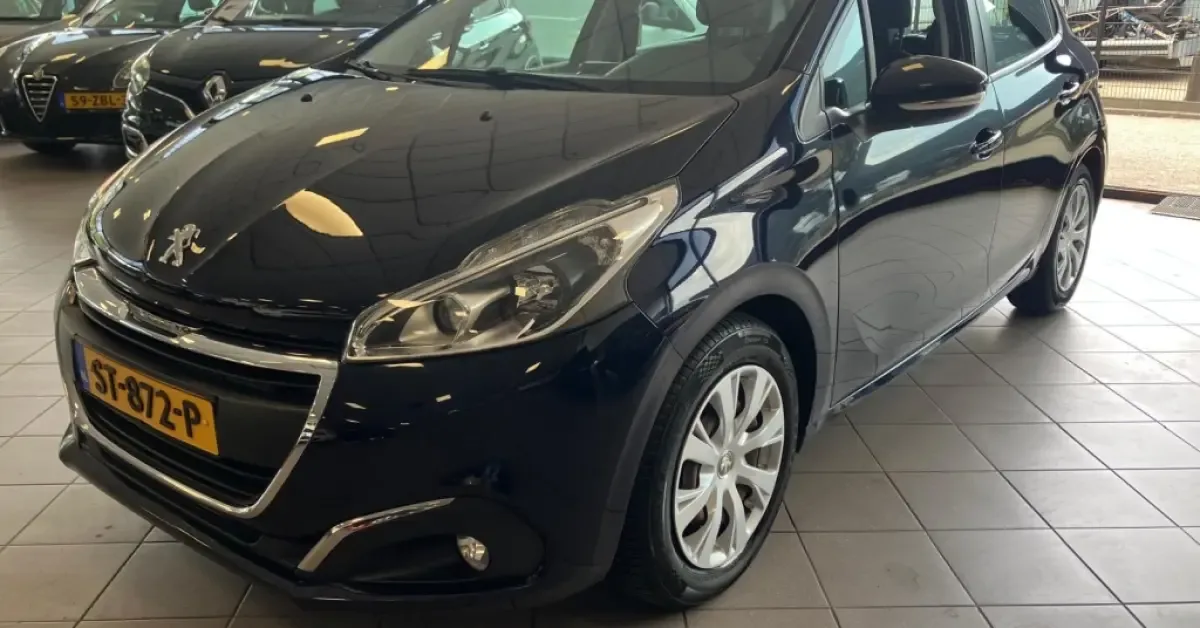 Peugeot 208 (2018) — foto 1