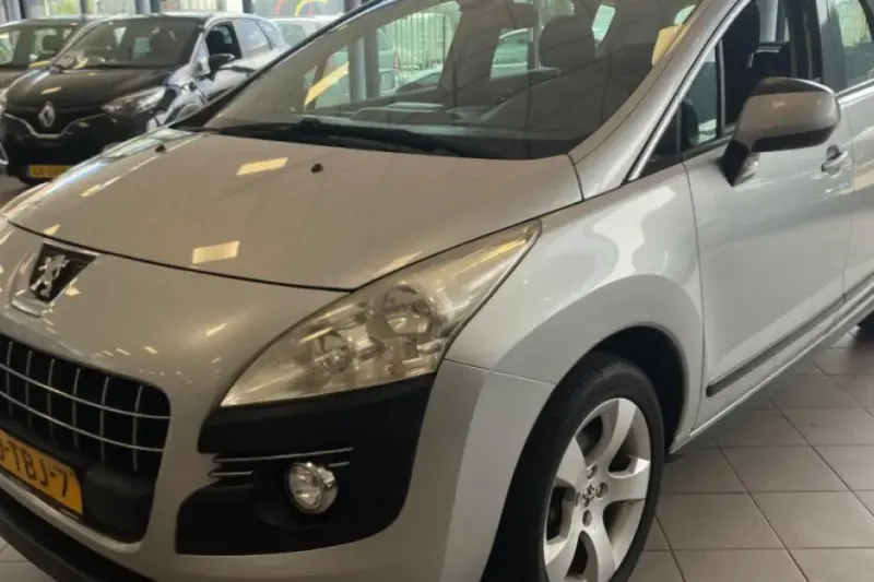 Peugeot 3008 (2012)