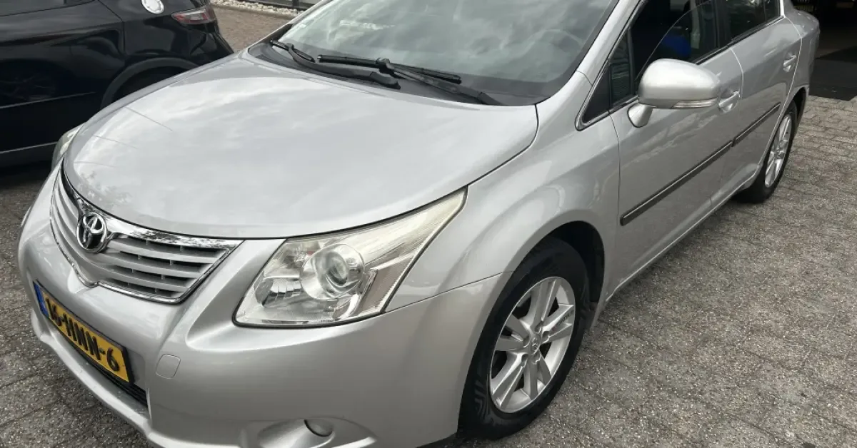 Toyota Avensis (2009) — foto 1