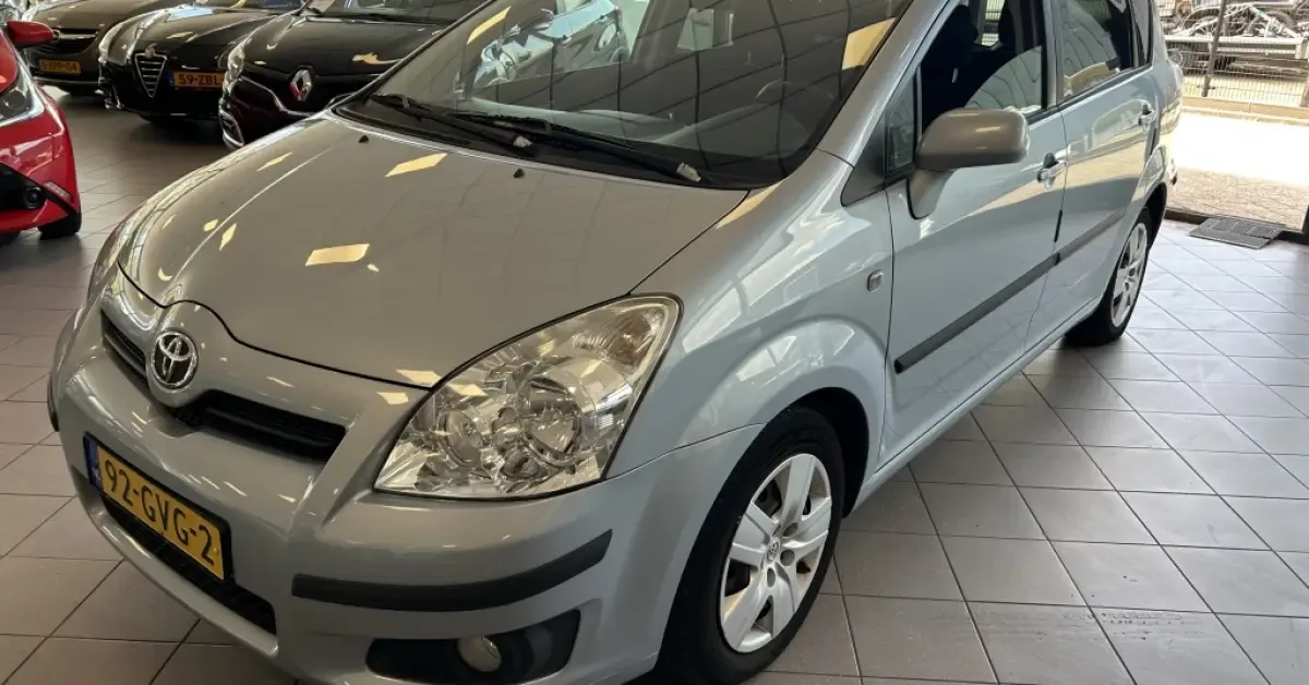 Toyota Verso (2008) — foto 1