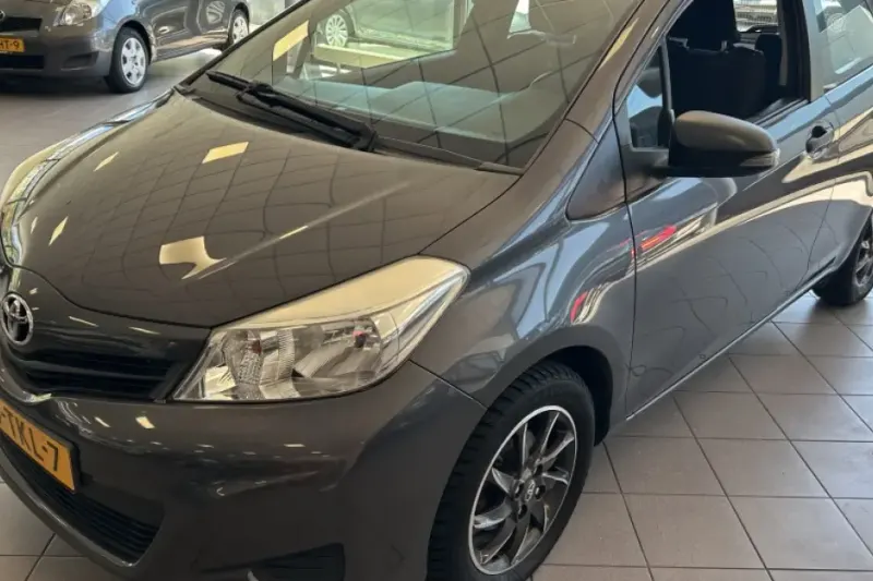 Toyota Yaris (2012)