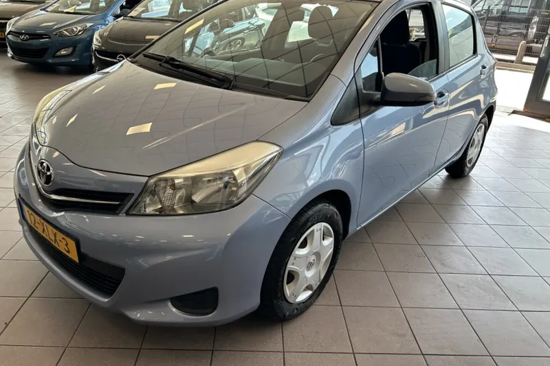 Toyota Yaris (2012)