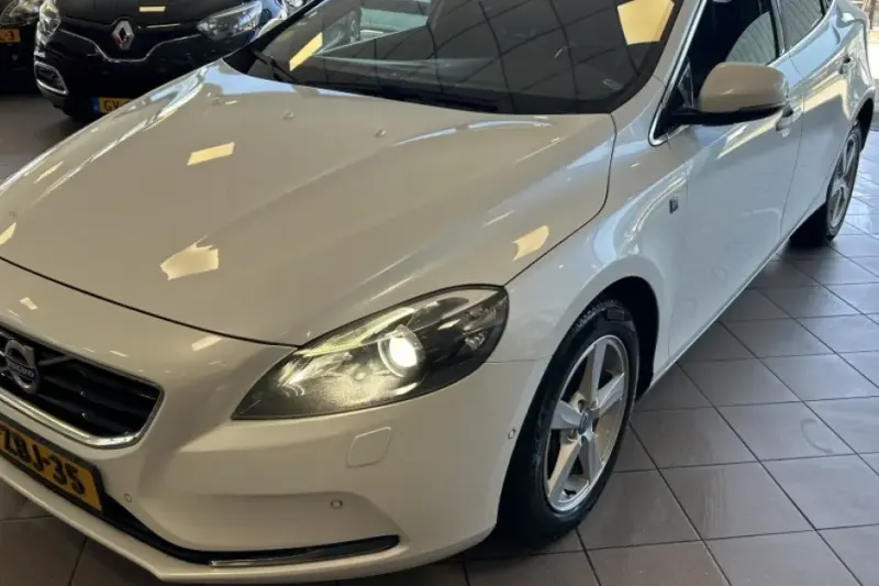 Volvo V40 (2014)