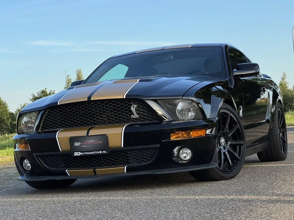 Ford Mustang (2009) — foto 1