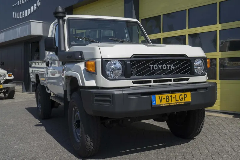 Toyota Land Cruiser (2024)