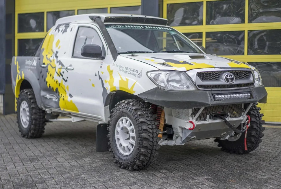 Toyota Hilux (2010) — foto 1