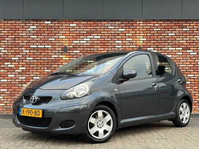Toyota Aygo (2010) — foto 1