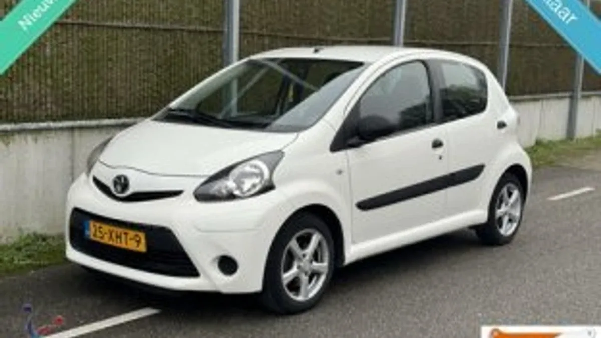Toyota Aygo (2012) — foto 1