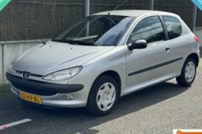 Peugeot 206 (2002)