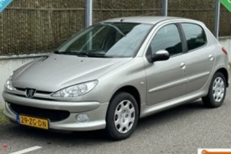 Peugeot 206 (2008)