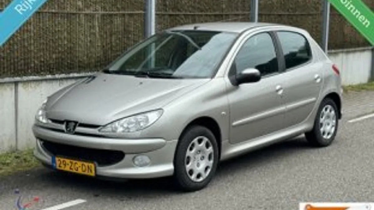 Peugeot 206 (2008) — foto 1