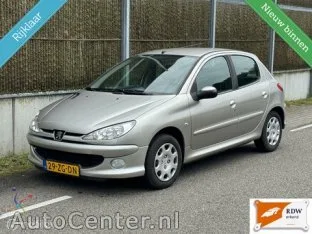 Peugeot 206 (2008) — foto 1