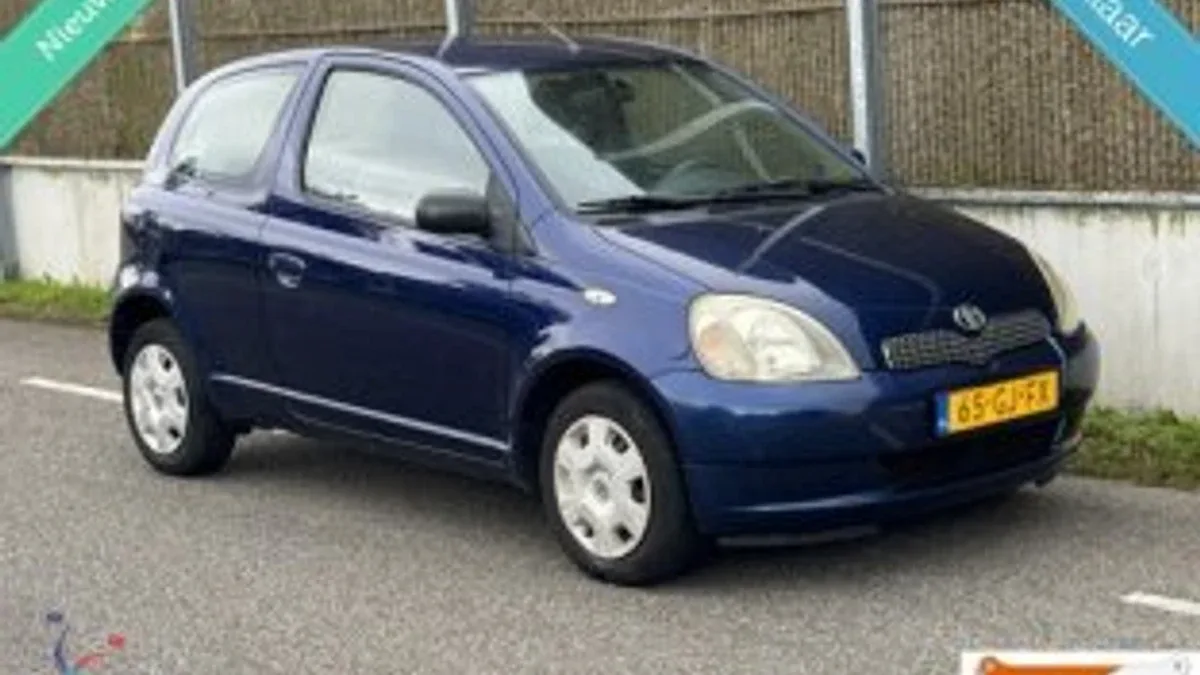 Toyota Yaris (2000) — foto 1