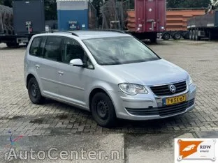 Volkswagen Touran (2008) — foto 1