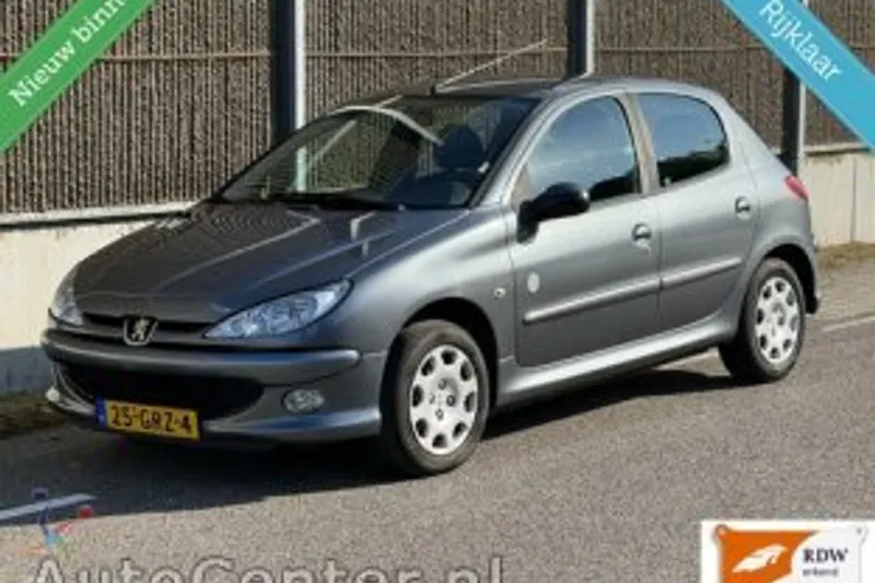 Peugeot 206 (2008)