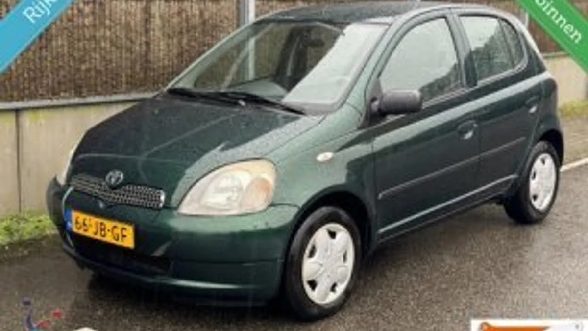 Toyota Yaris (2002) — foto 1