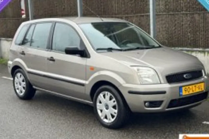 Ford Fusion (2003)