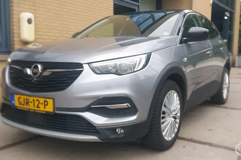 Opel Grandland (2017)