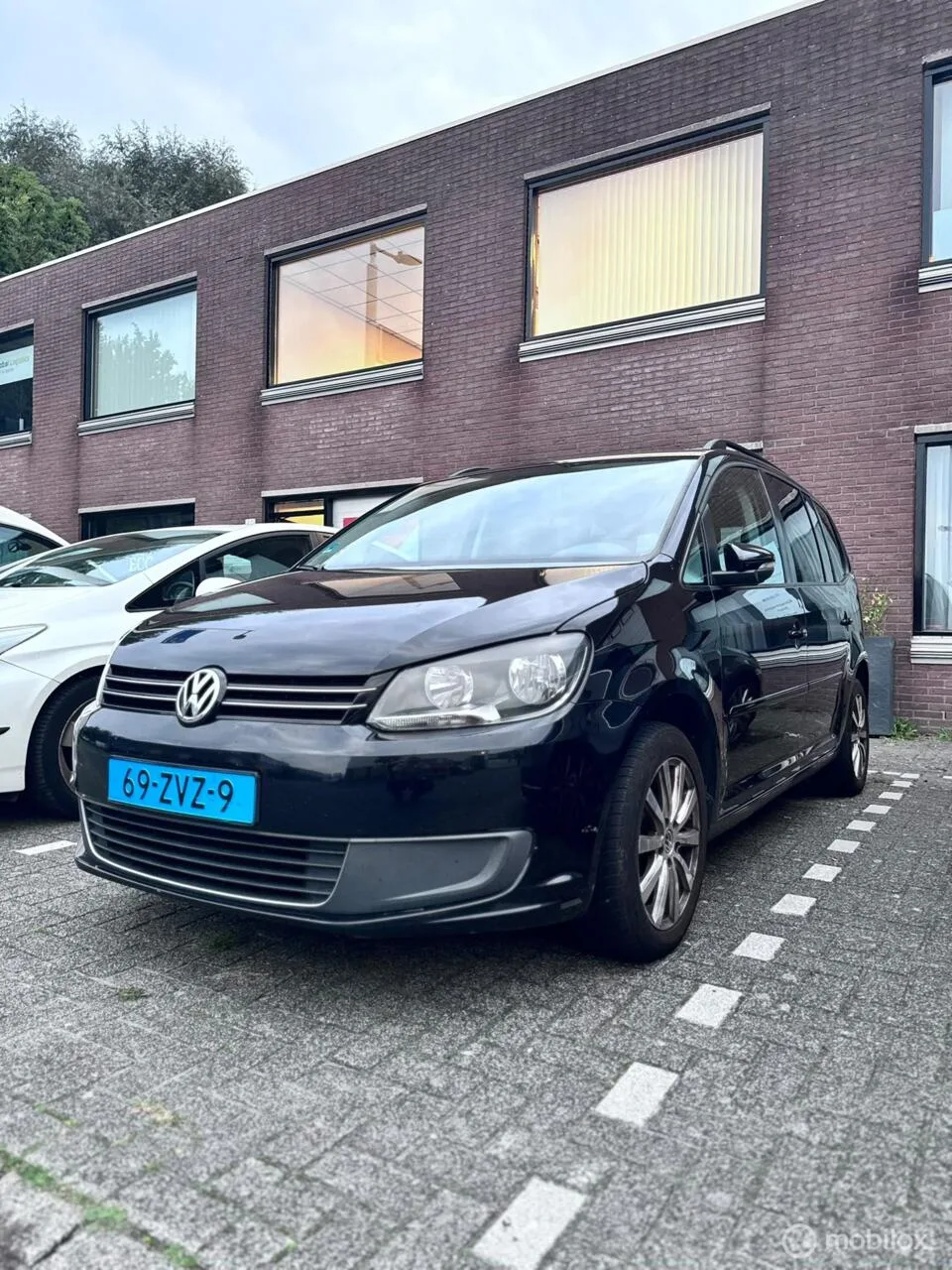 Volkswagen Touran (2013) — foto 1