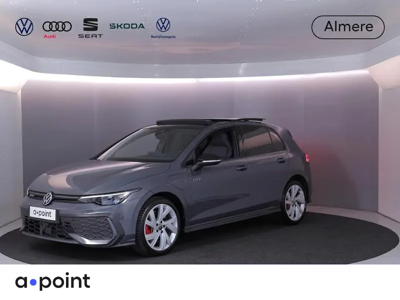 Volkswagen Golf (2025) — foto 1