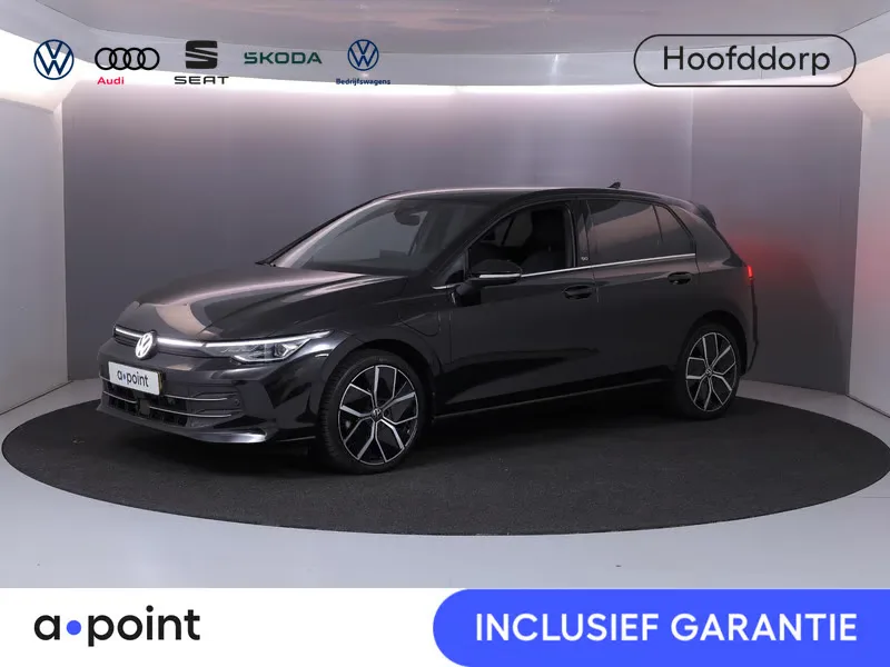 Volkswagen Golf (2024) — foto 1