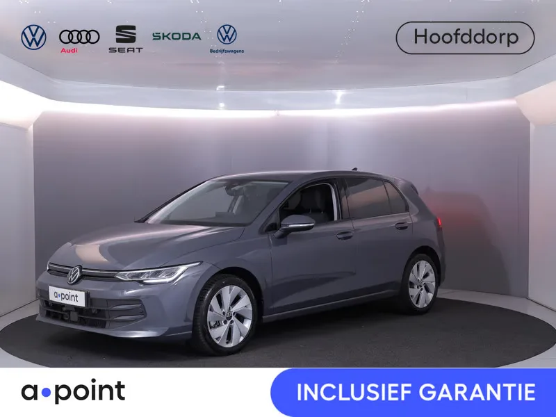 Volkswagen Golf (2024) — foto 1