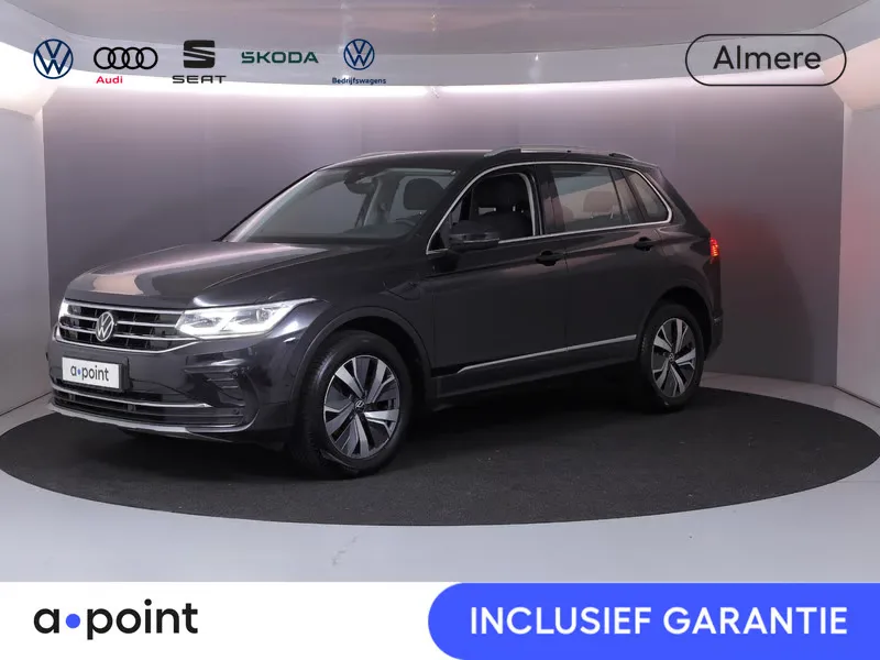 Volkswagen Tiguan (2022) — foto 1