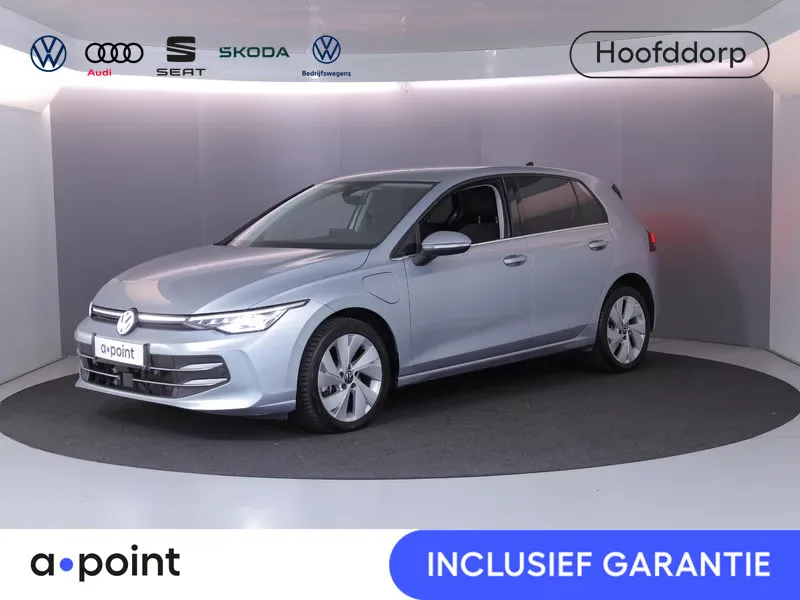Volkswagen Golf (2025) — foto 1