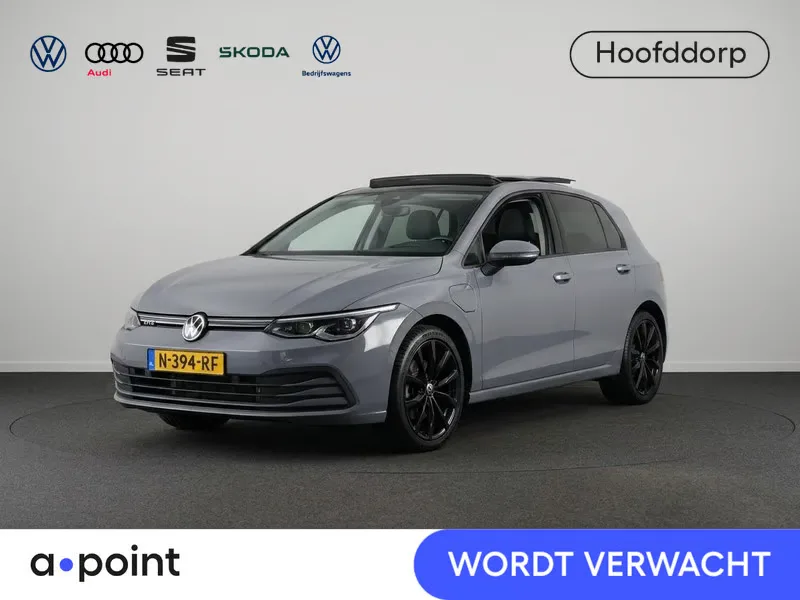 Volkswagen Golf (2021) — foto 1